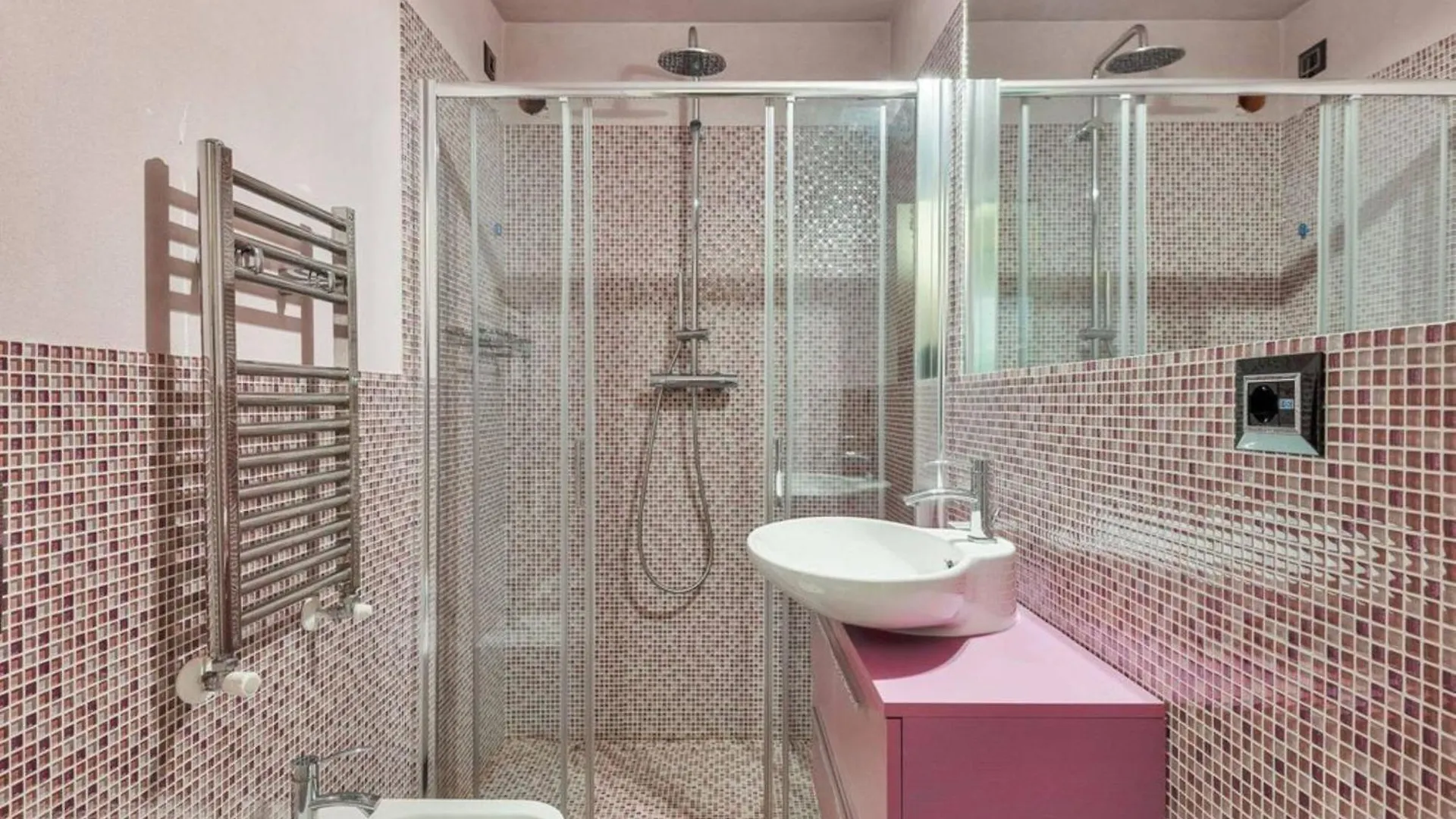 Casa Pescarino With Lake View And Hydromassage Apartment Mandello del Lario Italy