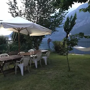 L For Mandello del Lario